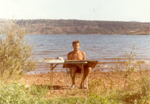 Aan het werk in Z.-Frankrijk, Lac du Salagou, zomer 1984